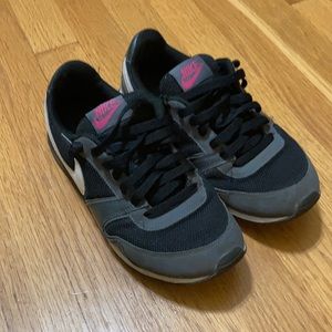 Cute Nikes. Size 6.5.